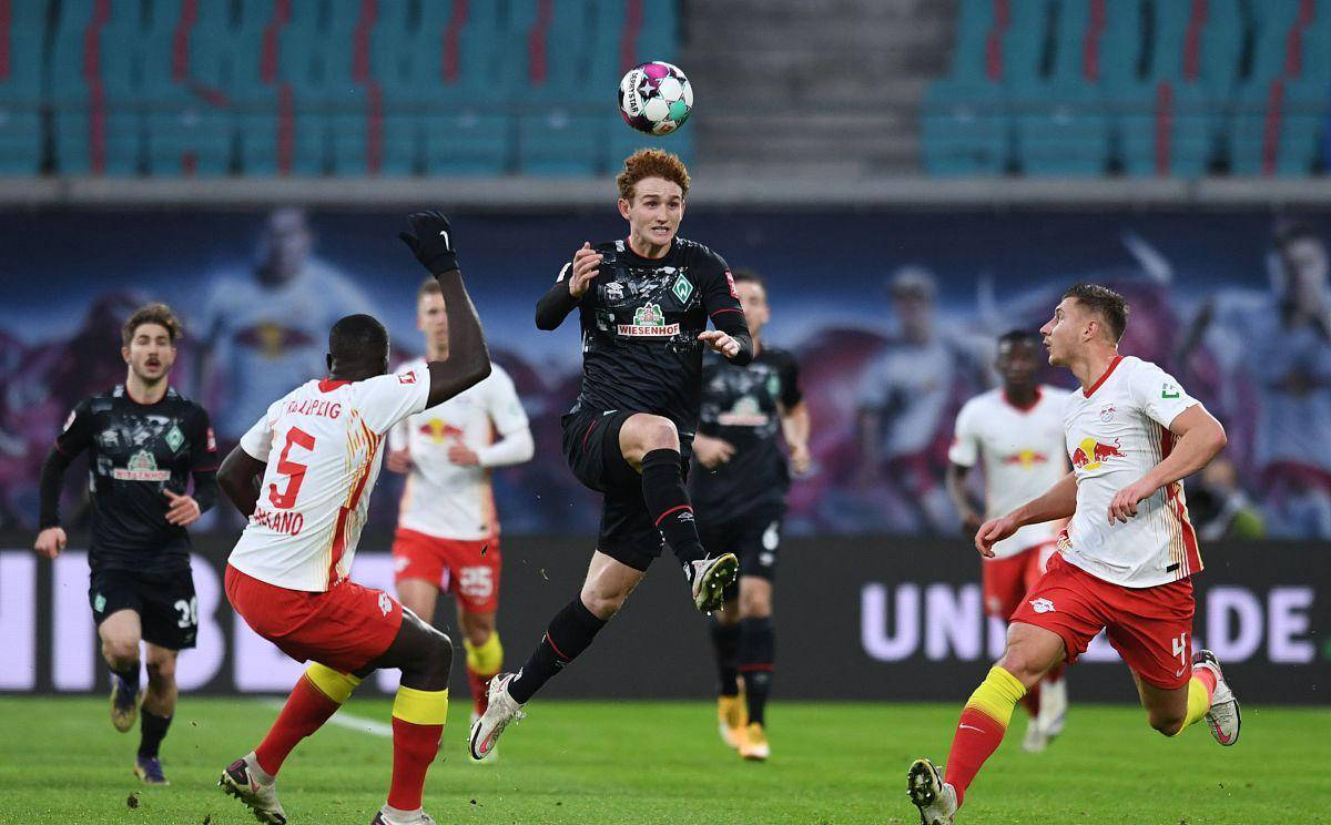 那不勒斯实力是否被高估？意甲豪强对决全方位解析：那不勒斯VS AC米兰